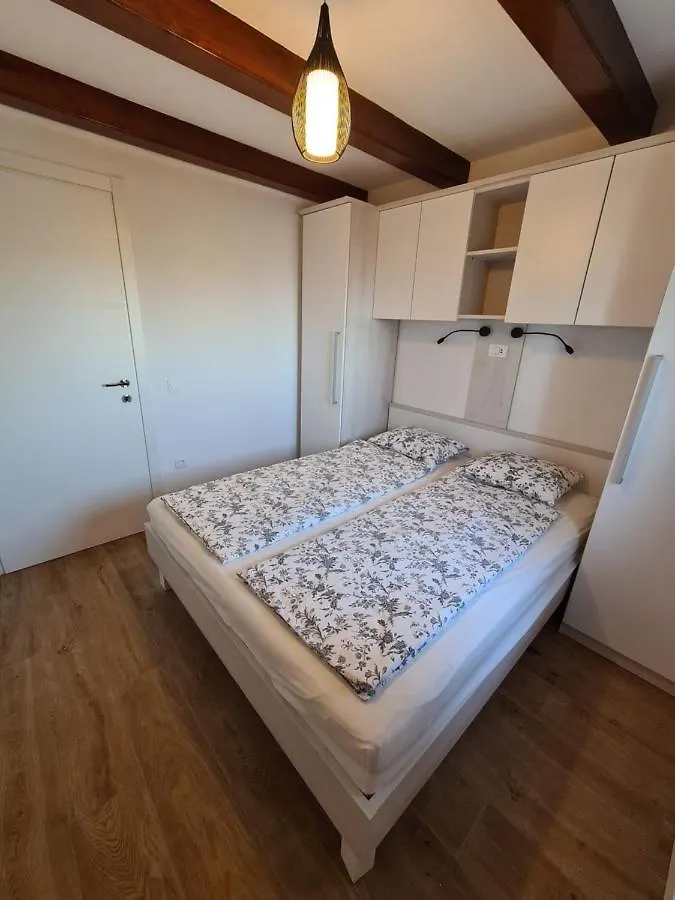 Holiday House Adriana Villa Povljana 0*,